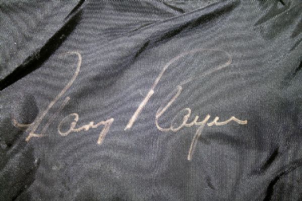 Gary Player Personal Club Bag Signed by Gary Player. COA from JSA. (James Spence Authentication).