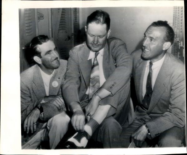Byron Nelson Along side Lloyd Mangrum and Vic Ghezzi. Wire photo - 6/16/1940