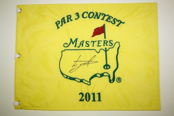 2011 Masters Par 3 Flag Autographed by Par 3 Champion Luke Donald