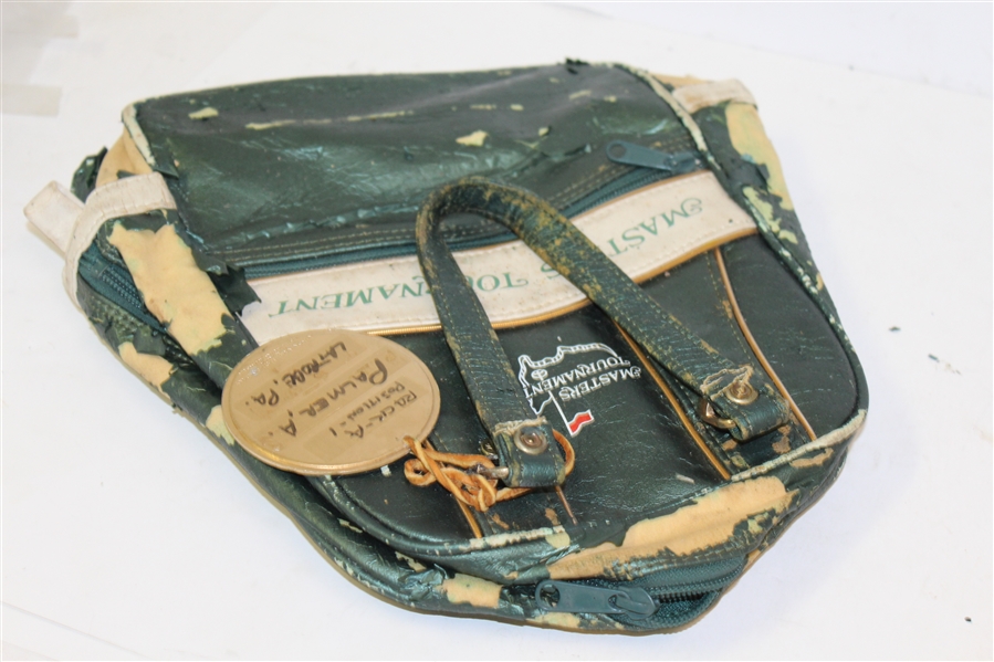 Arnold Palmer's Personal 1972 Masters Shoe Bag with Contestant Metal Tag - Rack A, Position 1