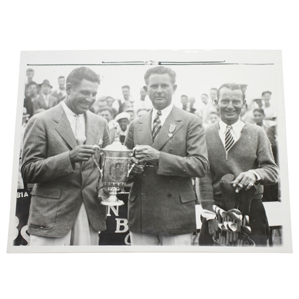 Olin Dutra 1934 AP Wire Photo of US Open Trophy Presentation with USGA President Jacques