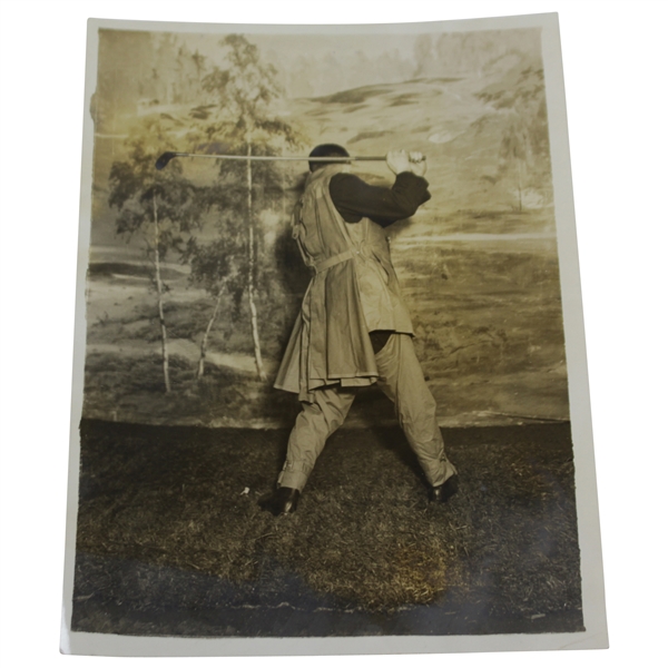 Reverse of Pre-Swing French Golfer Studio Daily Mirror Wire Photo - Victor Forbin Collection