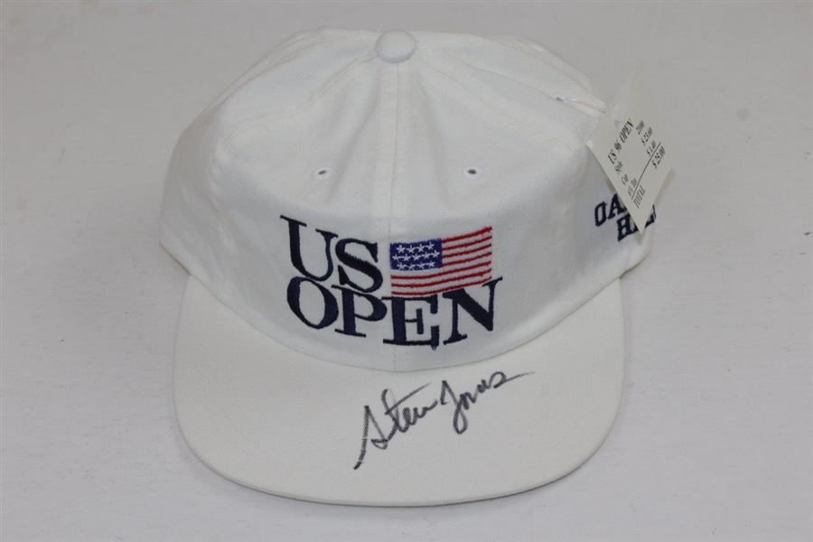 Steve Jones Signed 1996 US Open at Oakland Hills Flag, Hat, & Family Badge JSA ALOA
