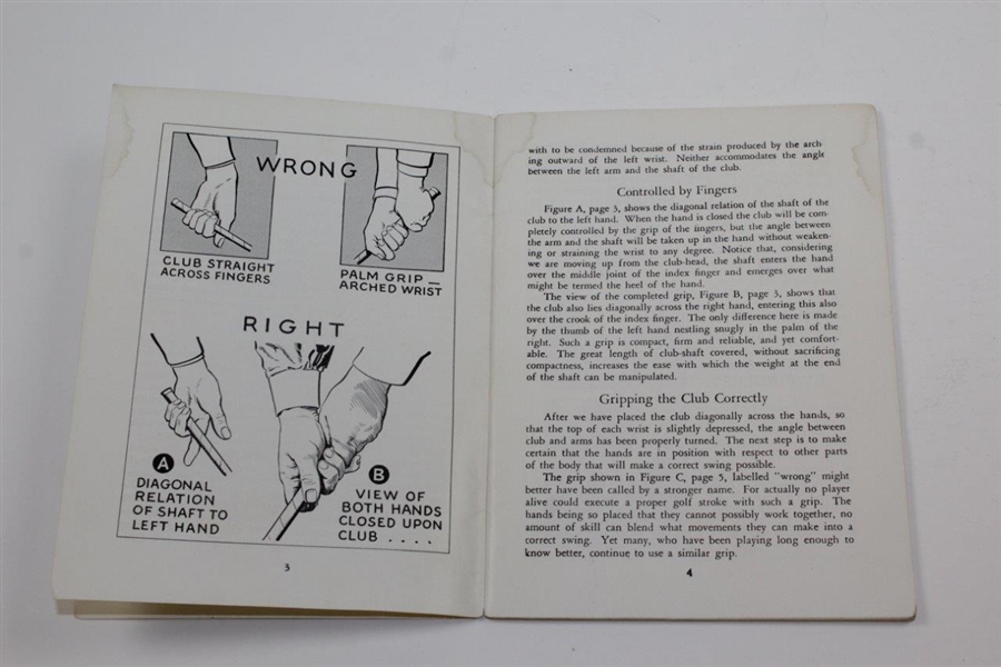 Bobby Jones Signed 1935 'Rights and Wrongs of Golf' Spalding Booklet JSA ALOA