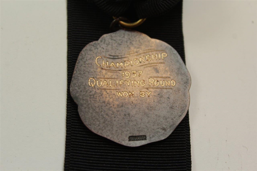 1937 Morris County Golf Club Championship Qualifying Round Winner Medal & Ribbon