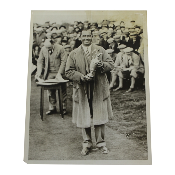 1929 Walter Hagen 'Wins British Open at Muirfield' Poses With Claret Jug Wire Photo