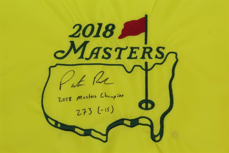 Patrick Reed Signed 2018 Masters Flag w/Champ, Score, Under Par Inscr. JSA #QQ22041