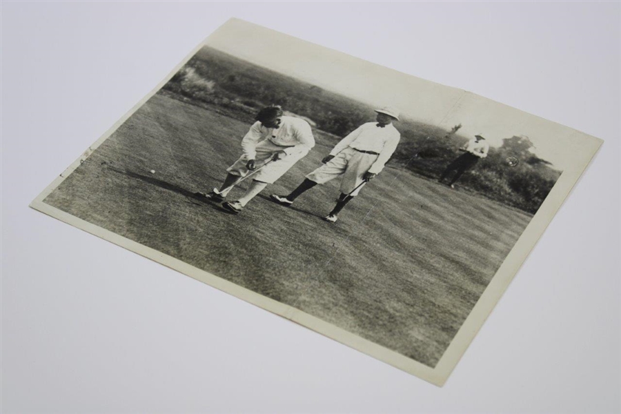Bobby Jones Putting on Green Photo - Sporting News Collection 63 Sticker