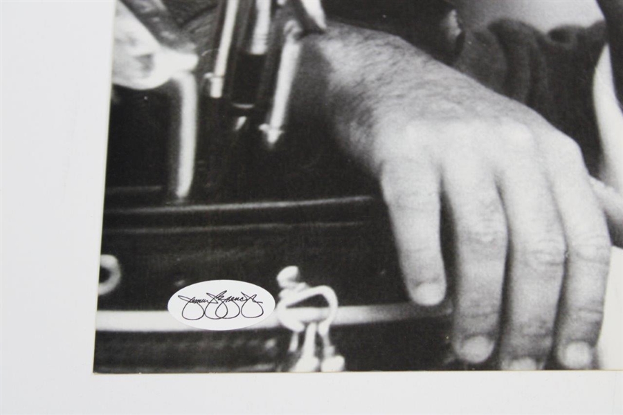 Ken Venturi Signed Leaning on Bag Smiling 8x10 B&W Photo JSA