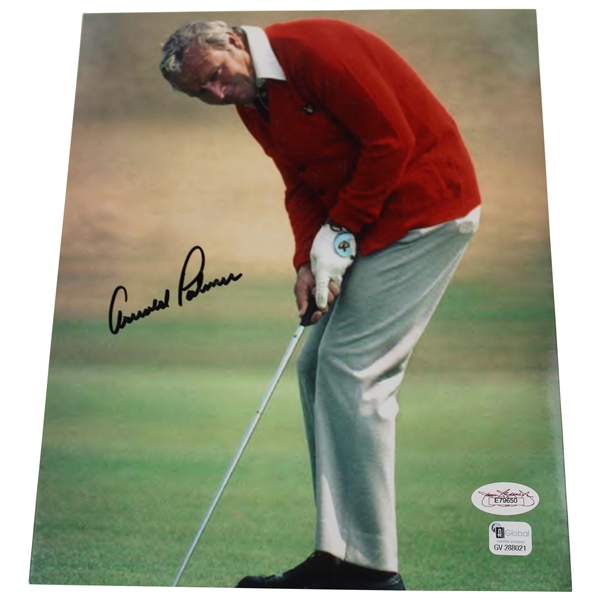 Arnold Palmer Signed Putting in Red Sweater 8x10 Photo JSA #E79650