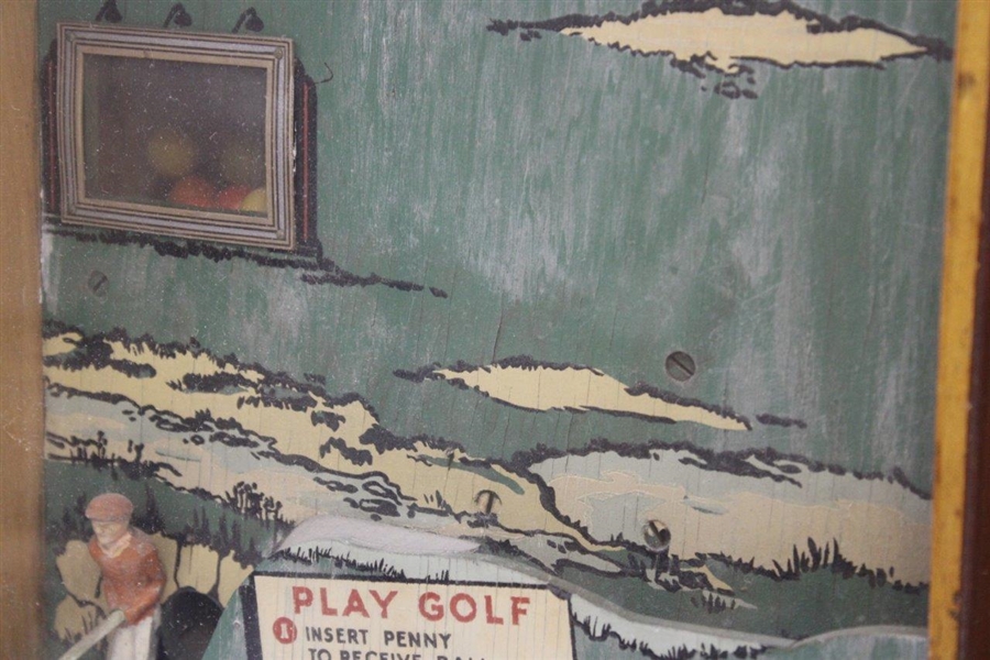 Hole-In-One Gum Vendor 'Play Golf' Gumball Game Machine