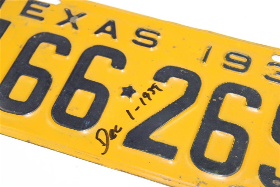 Lee Trevino Signed 1939 Texas License Plate With ' Dec1 1929' Birth Inscription JSA ALOA