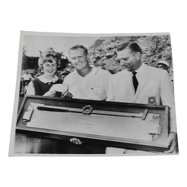 Jack Nicklaus & Wife Barbara w/Eisenhower Trophy Press Photo 2/6/1963
