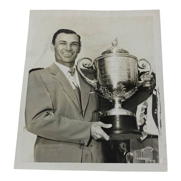 Ben Hogan with The Rodman Wanamaker Trophy Press Photo 5/26/1948