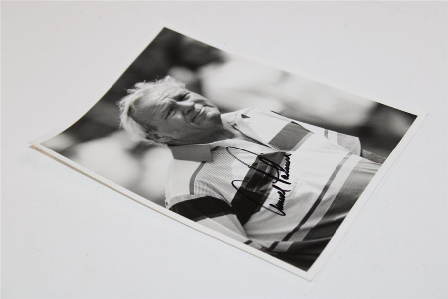 Arnold Palmer Signed Black & White Photo JSA ALOA