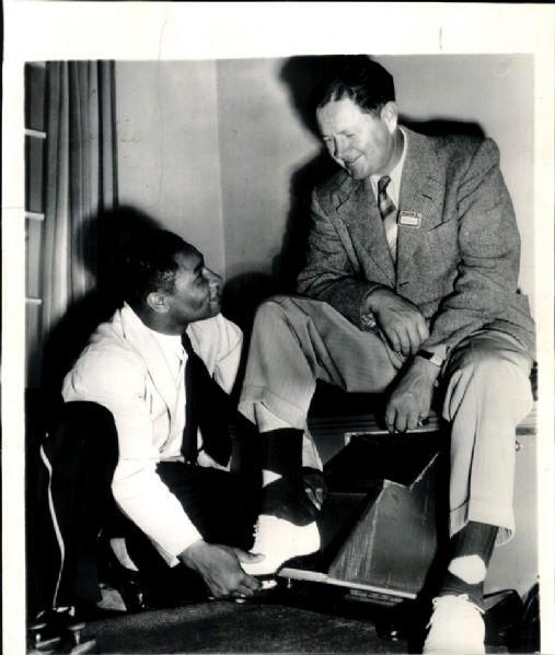 Byron Nelson At the 46 masters  Wire photo 4/4/1946 with Beau Jack Famous Boxer