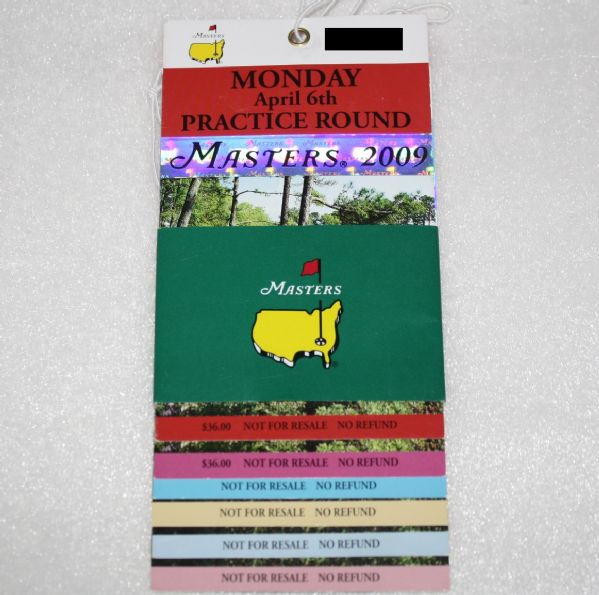 Rare 2009 Set of Paper Masters Badges