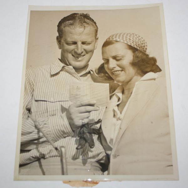 Craig Wood Wire Photo Showing Wife Masters Scorecard - 4/6/1941