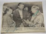 Cary Middlecoff Original Wire Photo - Receiving Plaque From Bobby Jones