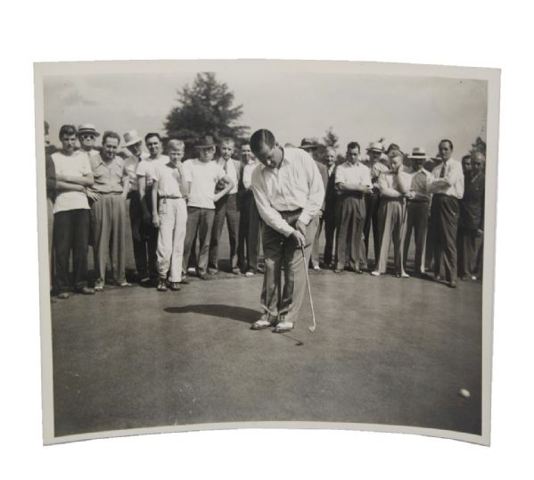 Bobby Jones Original 8x10 Photo Putting