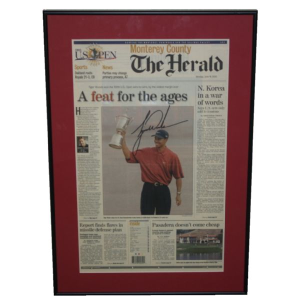 Tiger Woods Signed The Herald - US Open Victory 2000 - Holding Trophy