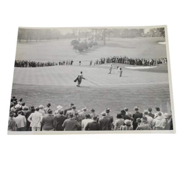 1940 Masters World Wide Wire Photo - Sam Snead Putting Full Green Shot W/Caddie