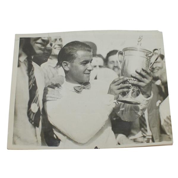 1922 Gene Sarazen with Trophy Wire Photo