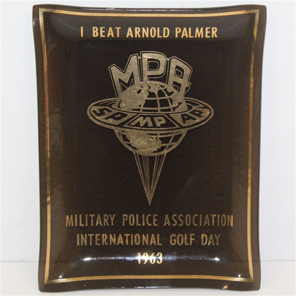 1963 I Beat Arnold Palmer Military Police Assoc. International Golf Day Glass Tray