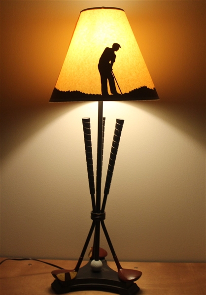Golfer Themed Lamp with Three Crossed Clubs & Golf Ball Display - Great Presentation 