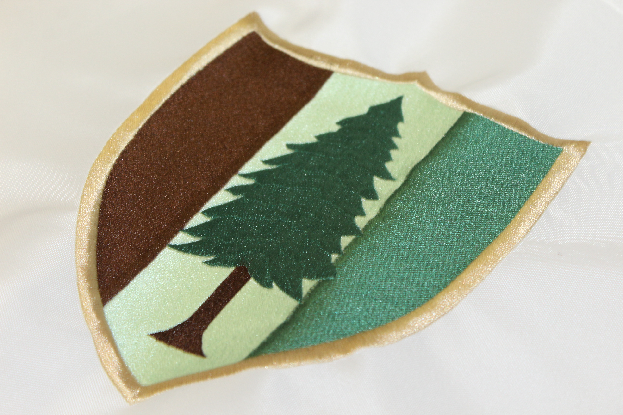 Lot Detail - Pine Valley Golf Club Members Embroidered Flag