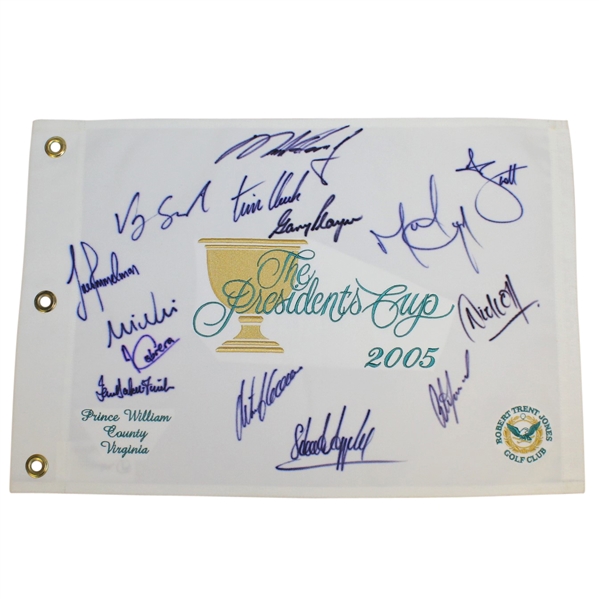 2005 Presidents Cup Embroidered White Flag Signed by International Team JSA ALOA