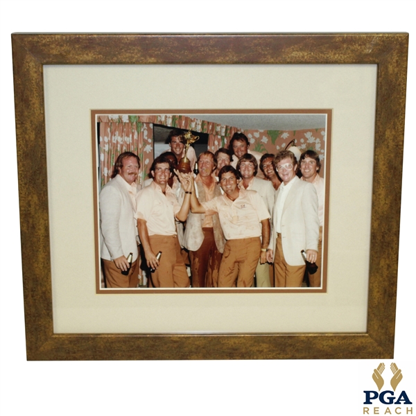 1983 Ryder Cup Team Celebration Photo w/ Jack Nicklaus, Tom Kite, Ray Floyd, Craig Stadler & Others