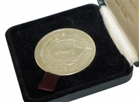 2001 Payne Stewart Memorial Tournament Honoree Medal in Case - Mark Calcavecchia Collection