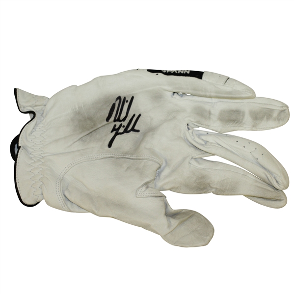 Phil Mickelson Signed & Used Callaway Golf Glove JSA ALOA