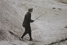 Duncan in The Great Golf Match - Gutty v Rubber Core Alfieri Picture Service Photo - Victor Forbin Collection