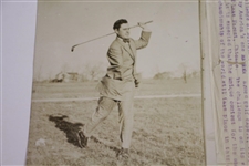 One Armed Golfers Haskins & Dickinson Contest PJ Press Bureau Photo - Victor Forbin Collection