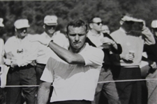 Arnold Palmer 1963 Ryder Cup Throwing Club Crisp 8x10 Wire Photo