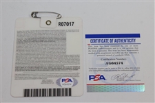 Jordan Spieth Signed 2015 Masters Series Badge #R07017 PSA #AG64574