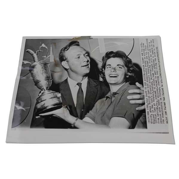 1961 Arnold Palmer with British Open Golf Championship Trophy in NY Wire Photo - 8" x 10"
