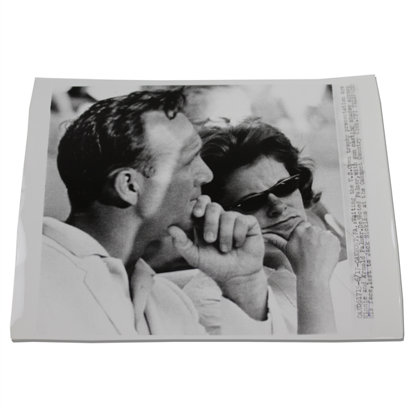 1962 Arnold Palmer and his Wife Winnie, US Open Golf Tournament at Oakmont PA Press Photo - 7" x 9"