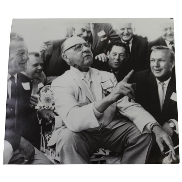 Walter Hagen's Personal 1967 Wire Photo of Him with Arnie, Cary, & others with Article