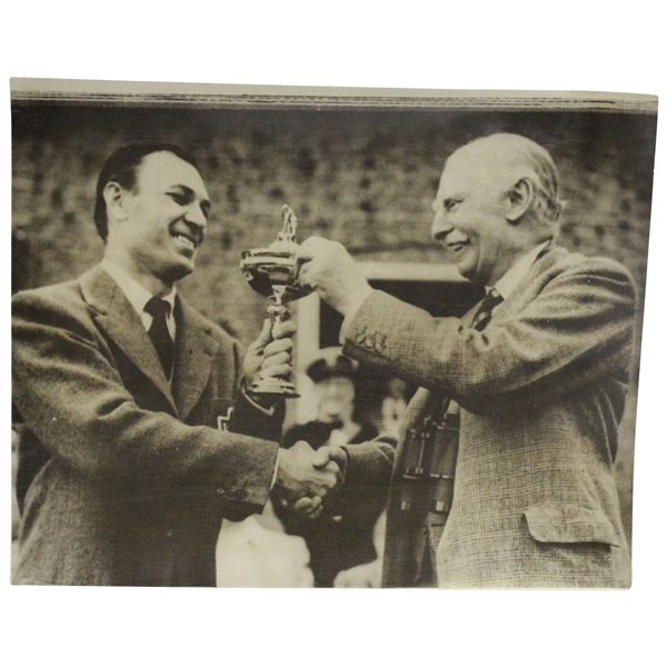 1949 'America Retains Ryder Cup' Ben Hogan Receiving Ryder Cup from Lord Wardington Press Photo