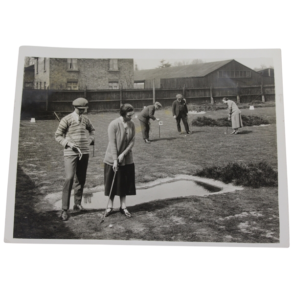 Smallest Eighteen-Hole Golf Course Daily Mirror Press Photo - Victor Forbin Collection
