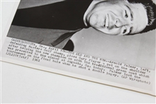 1961 Arnold Palmer Putting Green Jacket on Champion & Masters First International Winner Gary Player Photo