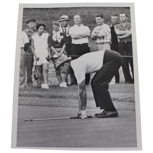 Sam Snead 6/17/1960 Cherry Hills US Open Lining Up A Putt Press Photo