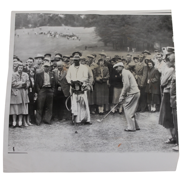 Ben Hogan 4/8/1951 Masters Chipping Wire Photo "Hogan, who has never won the Masters"