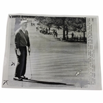 Jack Nicklaus 4/7/1966 Masters Putting Press Photo "Whats a fella to do?"