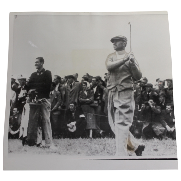Ben Hogan 7/10/1953 Follows flight of ball at Carnoustie Press Photo