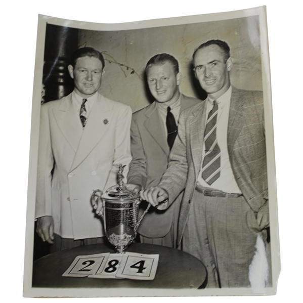 Byron Nelson Craig Wood, & Denny Shute 6/10/1939 Pose with Trophy Tied at US Open Press Photo