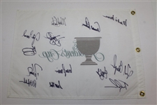 Arnold Palmer, Mickelson, Fred, & Rest of Team Signed The President's Cup White Flag JSA ALOA